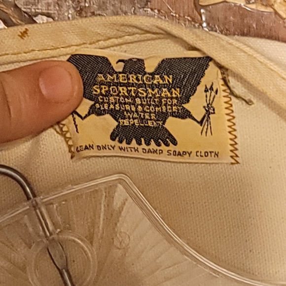 Men's Large shooting vest with pin - Picture 2 of 3